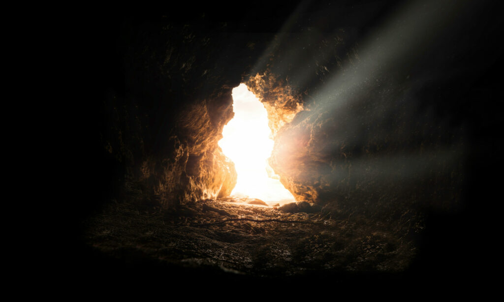 Luz entrando en cueva