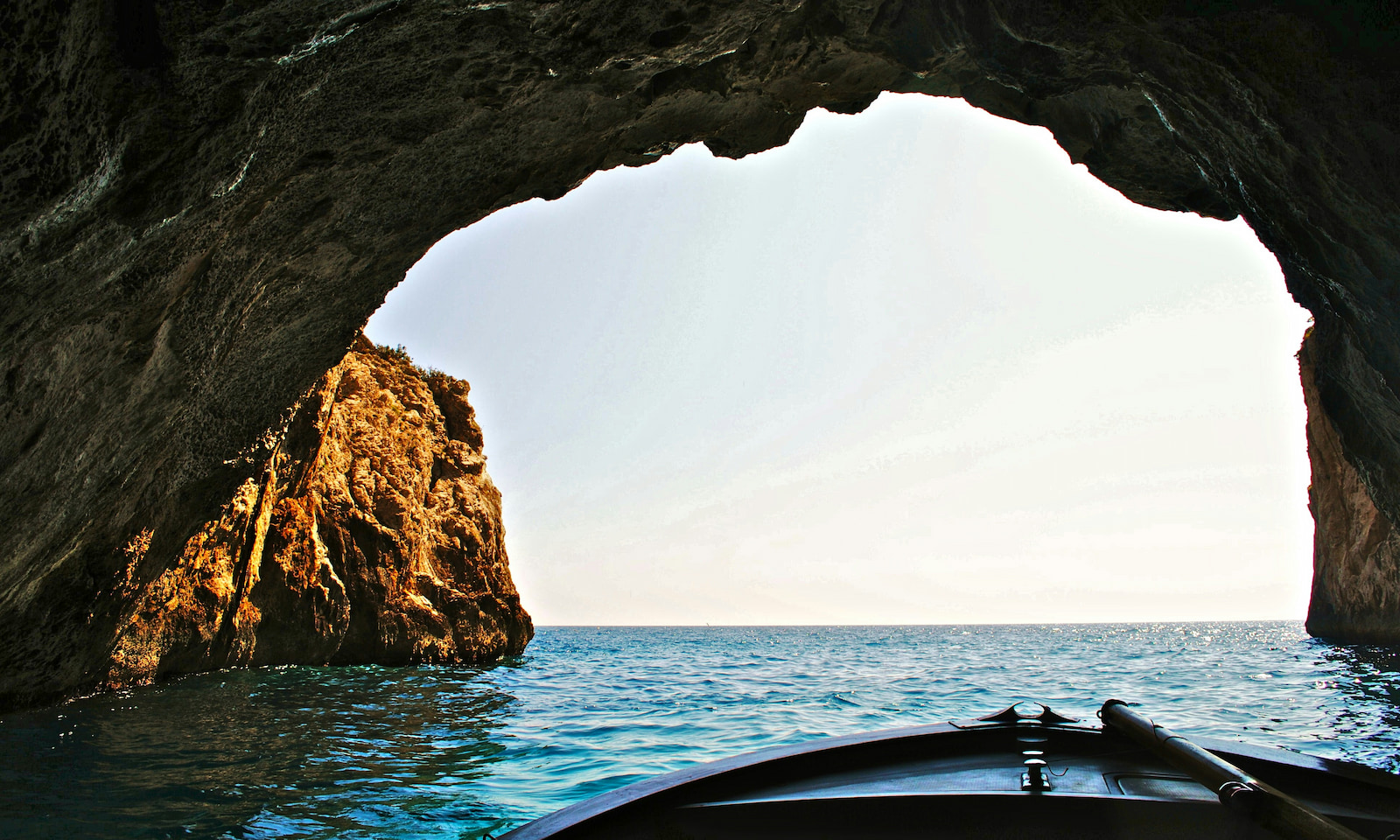 Descubre las maravillosas cuevas de Menorca